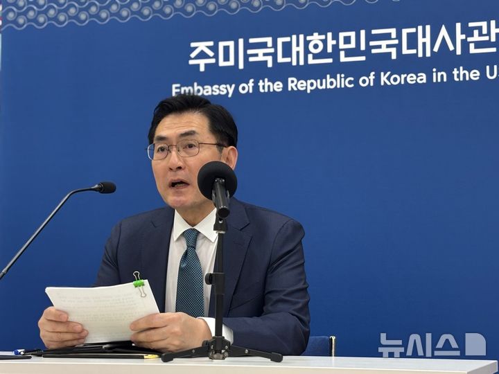 [워싱턴=뉴시스]이윤희 특파원 = 정부 북핵 수석대표인 정연두 외교부 외교전략정보본부장이 26일(현지 시간) 미국 워싱턴DC 주미대사관에서 방미 관련 특파원 간담회를 열고 발언하고 있다. 2026.02.27.