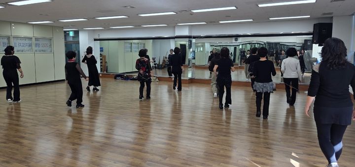 청도군, 여성회관 프로그램 라인댄스 강좌 (사진=청도군 제공) *재판매 및 DB 금지