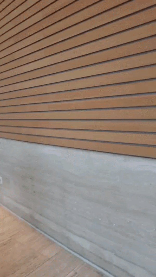 [서울=뉴시스]이지용 기자 = 류진 한국경제인협회 회장이 27일 오전 서울 FKI타워 컨퍼런스센터에서 열린 제65회 한경협 정기총회에 참석하기 위해 이동하고 있다. 2026.02.27. leejy5223@newsis.com *재판매 및 DB 금지