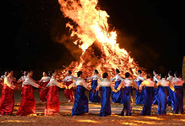 [부산=뉴시스] 해운대 달맞이온천축제 (사진=해운대구 제공) 2026.02.28. photo@newsis.com *재판매 및 DB 금지