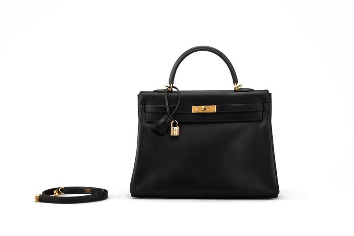 에르메스(Hermès), Kelly 35 with Gold Hardware, 2002. Lether, 34.5 x 24 x 13 cm. 600만~1200만 원 *재판매 및 DB 금지