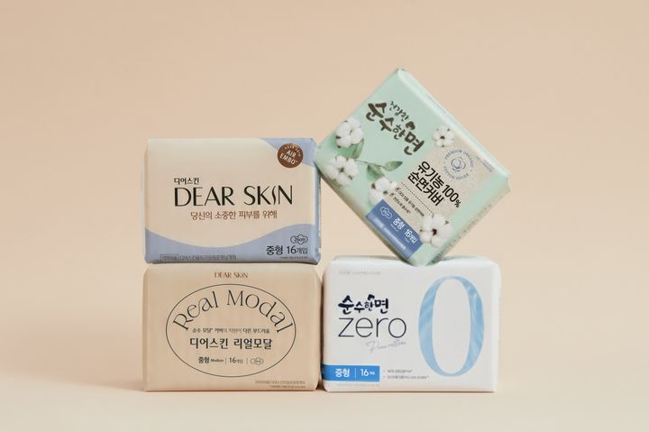 [서울=뉴시스] 깨끗한나라의 '순수한면'과 '디어스킨' (사진=깨끗한나라 제공) 2026.02.28. photo@newsis.com *재판매 및 DB 금지