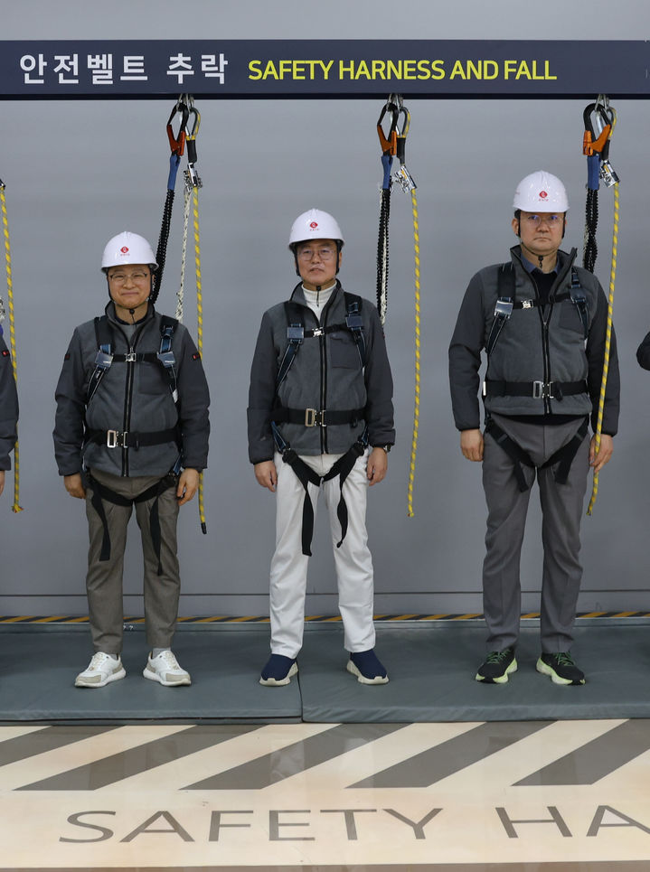 롯데건설, 경영진 대상 안전체험교육…VR로 사고 체험