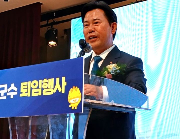 [부여=뉴시스] 조명휘 기자 = 박정현 부여군수가 27일 부여문화원에서 열린 퇴임식에서 소회를 밝히고 있다. 2026.02.27. photo@newsis.com *재판매 및 DB 금지