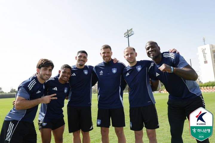 [서울=뉴시스] 프로축구 울산 HD의 외국인 선수들. 왼쪽부터 라카바, 페드링요, 야고, 트로야크, 보야니치, 말컹. (사진=한국프로축구연맹 제공) *재판매 및 DB 금지
