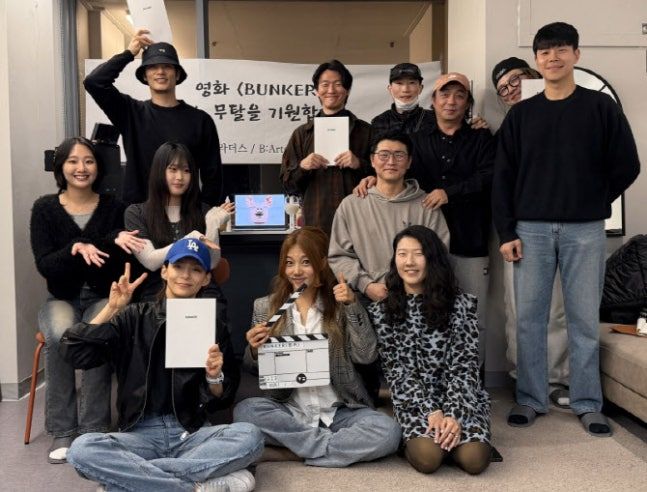 [서울=뉴시스] 배우 이채영이 연출하는 영화 '벙커' 대본 리딩 현장. (사진=비아트 제공) 2026.02.27. photo@newsis.com *재판매 및 DB 금지