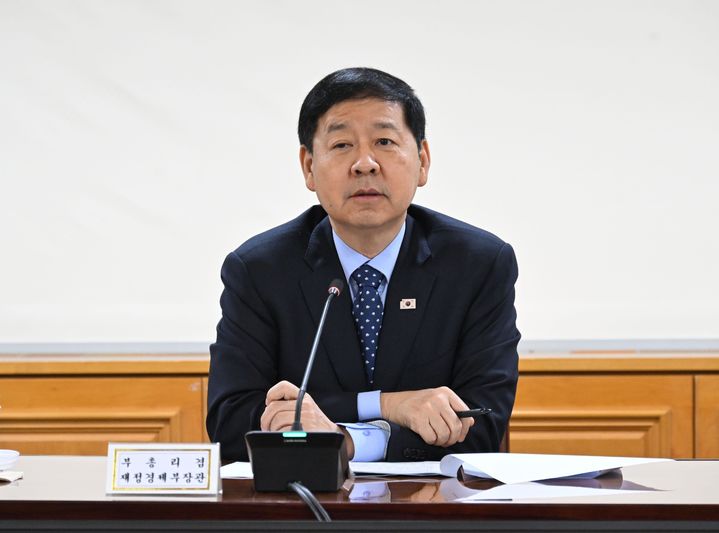 [서울=뉴시스] 구윤철 부총리 겸 재정경제부 장관이 27일 회의를 주재하고 있다. (사진=재정경제부 제공) 2026.02.27. photo@newsis.com *재판매 및 DB 금지