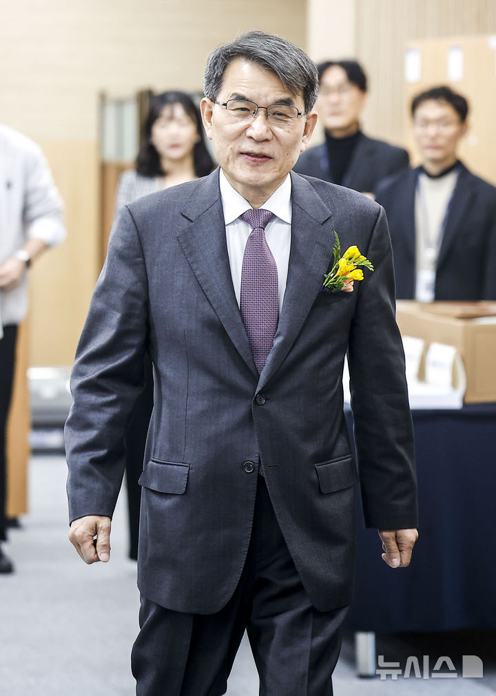 [과천=뉴시스] 정병혁 기자 = 노태악 중앙선거관리위원장이 27일 경기 과천시 중앙선거관리위원회에서 열린 제9회 전국동시지방선거 선거종합상황실 개소식에 참석하고 있다. 2026.02.27. jhope@newsis.com