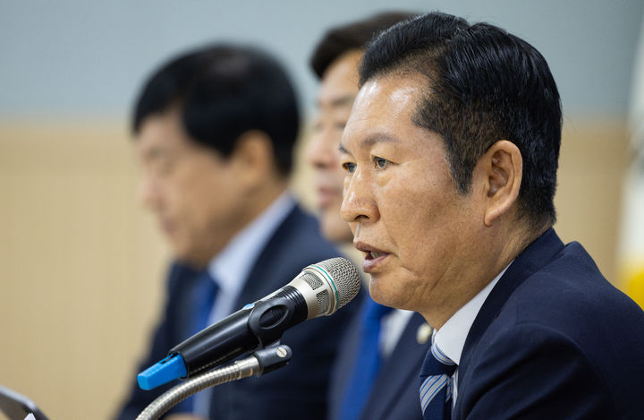 [서울=뉴시스] 정청래 더불어민주당 대표가 27일 대구 중구 2.28 민주운동기념회관에서 열린 현장최고위원회의에서 발언하고 있다.(사진=더불어민주당 제공) 2026.02.27. photo@newsis.com *재판매 및 DB 금지