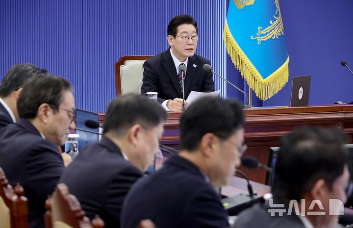 [서울=뉴시스] 최동준 기자 = 이재명 대통령이 26일 청와대에서 열린 수석보좌관회의에서 발언하고 있다. 2026.02.26. photocdj@newsis.com