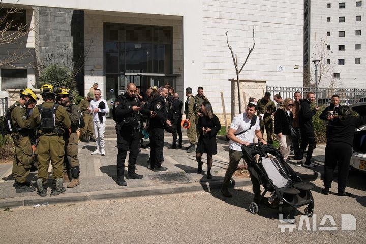 美 이란 공습에 금융시장 '공포'…유가 100달러·증시 하락 우려