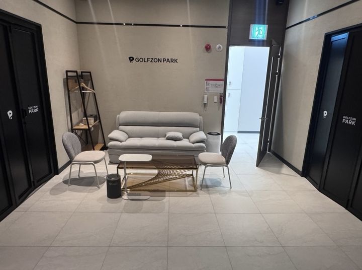 [예산=뉴시스] 28일 개장한 충남 예산 덕산온천관광지 내 실내골프연습장 내부 프라이빗 룸. (사진=예산군 제공) 2026.02.28. photo@newsis.com *재판매 및 DB 금지