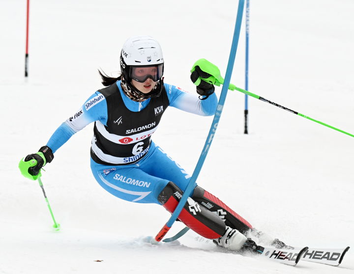[서울=뉴시스] 제107회 전국동계체육대회 최우수선수(MVP)로 선정된 알파인스키 김소희. (사진=대한체육회 제공) *재판매 및 DB 금지