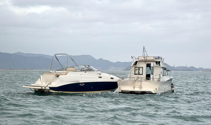 부산서 모터보트 2척 모래톱에 걸리고, 핀수영 2명 조류에 밀려 표류