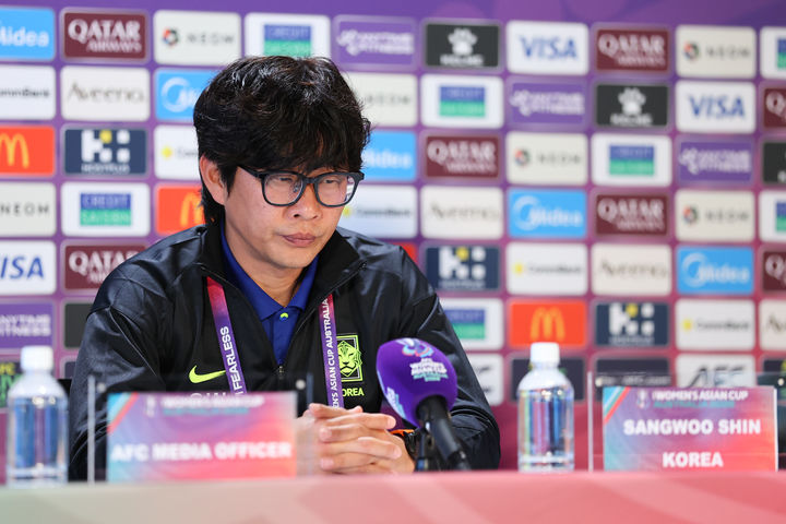 [서울=뉴시스] 여자 축구 대표팀의 신상우 감독. (사진=AFC 제공) 2026.03.01. photo@newsis.com *재판매 및 DB 금지