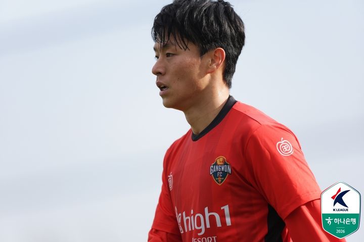 [서울=뉴시스] 프로축구 K리그1 강원FC의 고영준. (사진=한국프로축구연맹 제공) *재판매 및 DB 금지