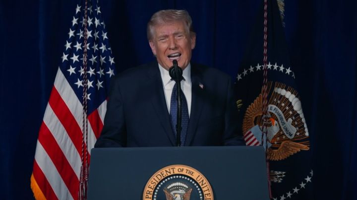 트럼프 "목표 달성까지 이란 공격…군 지휘부 사라져"