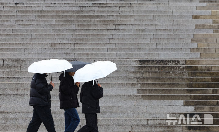울산, 늦은 밤부터 비 '5~10㎜'…아침 4도·한낮 13도 포근