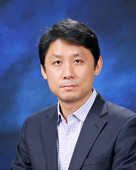 [서울=뉴시스] 이규연 홍보소통수석이 2일 청와대 춘추관에서 브리핑을 열고 중앙선거관리위원회 위원 후보자에 윤광일 숙명여대 정치외교학과 교수를 임명했다고 밝혔다. (사진=대통령실 제공) 2026.03.02. photo@newsis.com *재판매 및 DB 금지