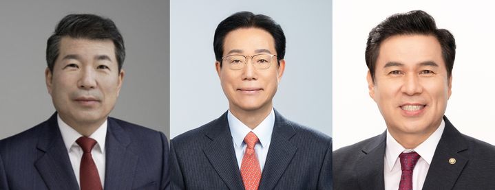 [구리=뉴시스] 사진 왼쪽부터 백경현 구리시장, 박영순 전 구리시장, 김구영 국민의힘 경기도당 수석대변인. *재판매 및 DB 금지 *재판매 및 DB 금지