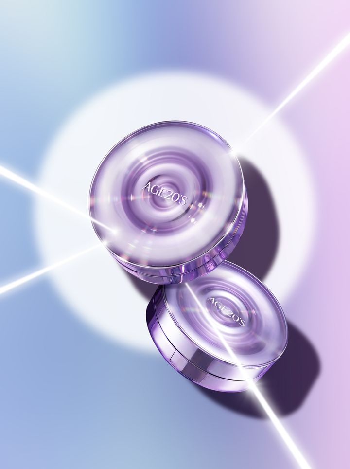 [서울=뉴시스] AGE20’S(에이지투웨니스) 앰플 에센스 팩트 다이아 물광샷. (사진=애경산업 제공) *재판매 및 DB 금지