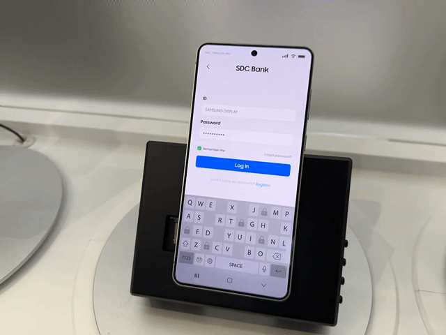 [바르셀로나(스페인)=뉴시스] 삼성디스플레이가 세계 최대 이동통신 박람회 MWC26에서 특정 부분만 사생활보호 기능이 적용되는 디스플레이를 소개했다. *재판매 및 DB 금지