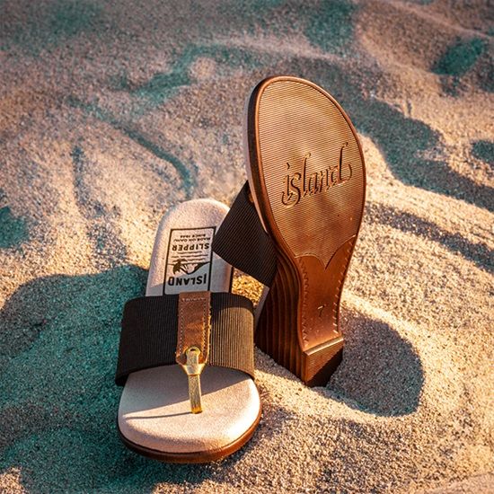 생활문화기업 LF가 미국 핸드메이드 슬리퍼 브랜드 '아일랜드 슬리퍼(ISLAND SLIPPER)'를 봄여름 시즌부터 국내 독점 전개한다고 3일 밝혔다. *재판매 및 DB 금지