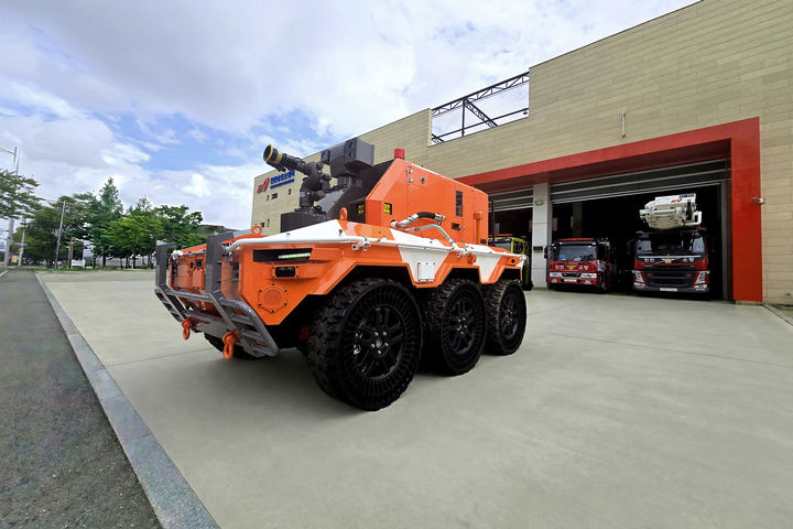 [서울=뉴시스] 무인소방로봇이 출동에 앞서 대기하는 모습.(사진=현대차그룹 제공) *재판매 및 DB 금지