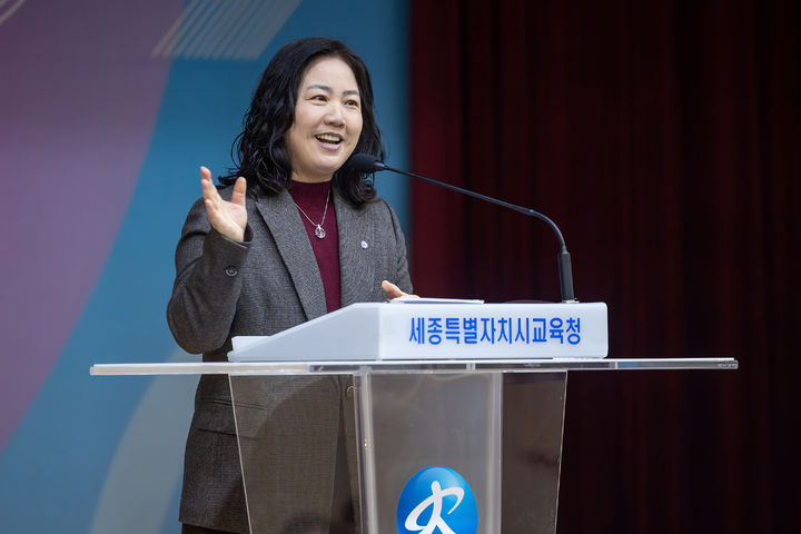 [세종=뉴시스] 설명하는 구연희 세종시교육감 권한대행. (사진=세종시교육청 제공) 2026.03.03. photo@newsis.com. *재판매 및 DB 금지