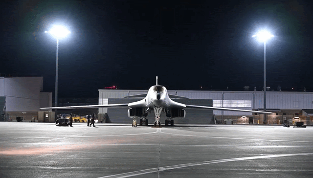 미국이 이란을 상대로 진행한 공습에 B-2와 함께 B-1B 전략 폭격기를 사용했다고 밝혔다. 자료 미군 중부사령부 엑스 *재판매 및 DB 금지