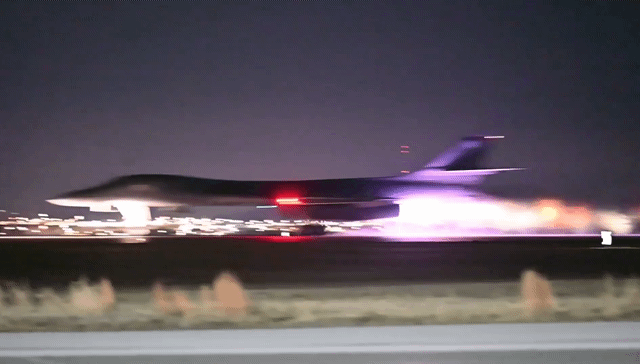 미국이 이란을 상대로 진행한 공습에 B-2와 함께 B-1B 전략 폭격기를 사용했다고 밝혔다. 자료 미군 중부사령부 엑스 *재판매 및 DB 금지