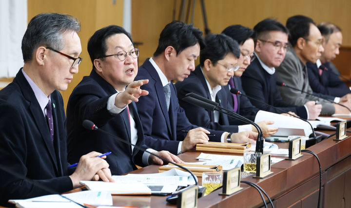 [대전=뉴시스]이장우 대전시장이 3일 확대간부회의를 주재하고 있다. 2026. 03. 03 photo@newsis.com *재판매 및 DB 금지