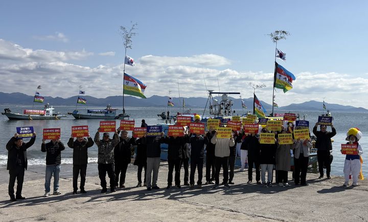 군산시, 비안도서 '새만금항 신항 관할 확보 기원' 행사