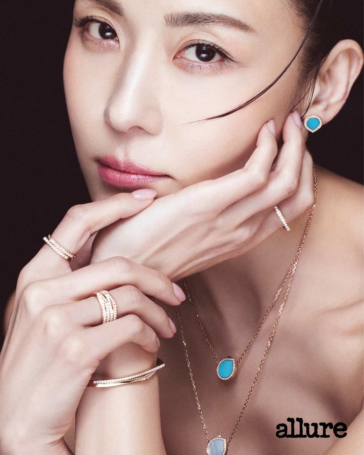 [서울=뉴시스] 하지원. (사진=얼루어 코리아) 2026.03.03. photo@newsis.com *재판매 및 DB 금지