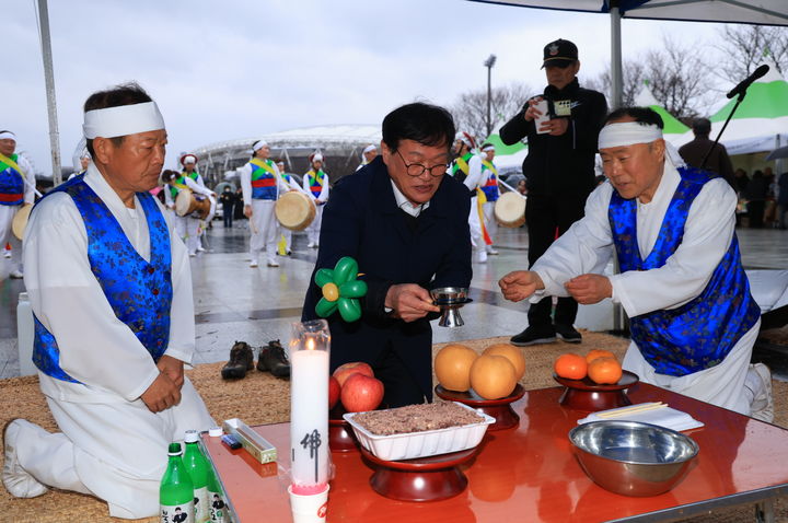 [대구=뉴시스] 대구 수성구는 정월대보름 민속 한마당을 개최했다. (사진=대구 수성구 제공) 2026.03.03. photo@newsis.com *재판매 및 DB 금지