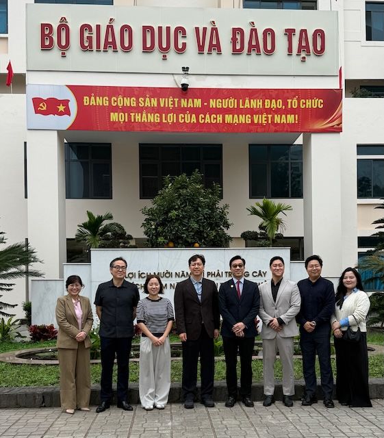 [서울=뉴시스] 협력 간담회에 참여한 상명대와 베트남 CIED 관계자들이 기념 촬영을 하고 있다. (사진=상명대 제공) 2026.03.03. photo@newsis.com *재판매 및 DB 금지