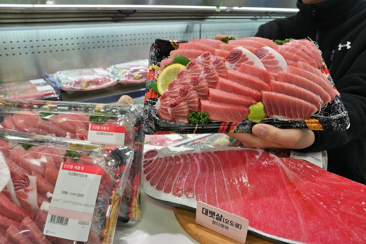 [서울=뉴시스] 롯데마트 '참다랑어_모둠회' 실물 사진 (사진=롯데마트 제공) 2026.03.04. photo@newsis.com *재판매 및 DB 금지