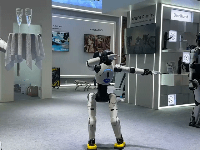 [바르셀로나(스페인)=뉴시스] 심지혜 기자 = 스페인 바르셀로나에서 열린 세계 최대 이동통신 박람회 MWC에서 중국 로봇 기업 에지봇이 전시 부스를 열고 휴머노이드 로봇을 소개했다. *재판매 및 DB 금지