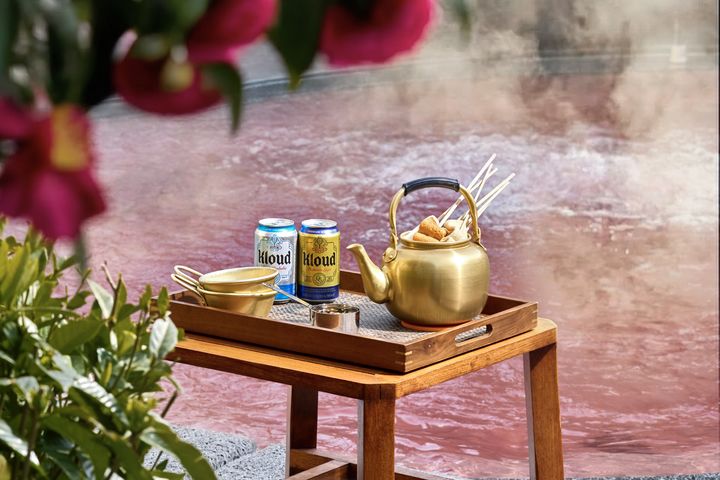 [부산=뉴시스] 부산 롯데호텔은 다양한 꽃·허브·과일 등 매일 다른 테마로 선보이는 온수 야외 자쿠지(물이나 공기를 분사하는 장치가 달린 욕조 및 풀) '아쿠아 헤이븐(Aqua Haven)'을 선보인다고 4일 밝혔다. (사진=롯데호텔 제공) 2026.03.04. photo@newsis.com *재판매 및 DB 금지