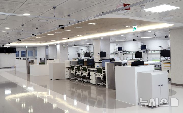 [서울=뉴시스] 리뉴얼 된 신경계중환자실. (사진= 이대목동병원 제공)