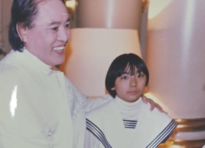 [뉴시스] 패션 디자이너 고(故) 앙드레김(왼쪽)과 그의 아들 김중도씨. (사진=유튜브 채널 CGN 캡처) *재판매 및 DB 금지