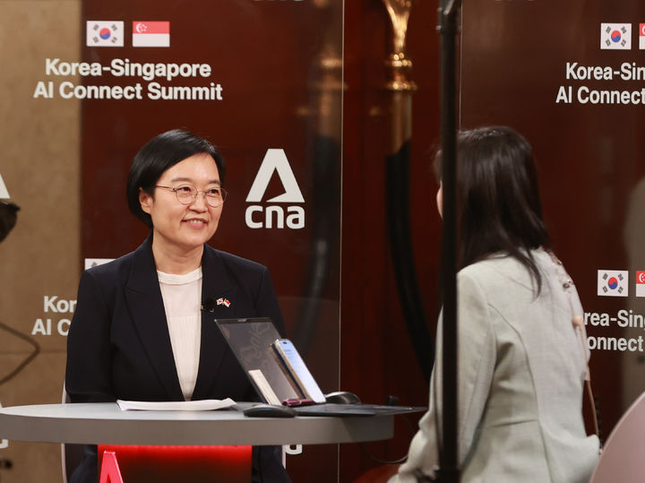 [서울=뉴시스]한성숙(왼쪽) 중소벤처기업부 장관.(사진=중소벤처기업부 제공) 2026.03.05. photo@newsis.com *재판매 및 DB 금지