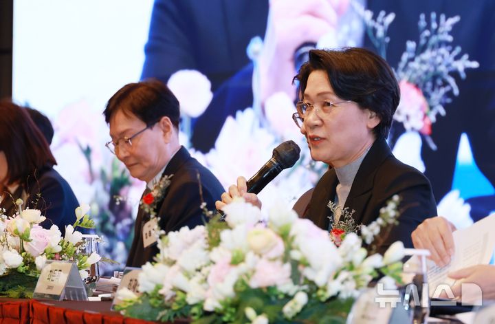 [서울=뉴시스] 최은옥 교육부 차관은 4일 오후 서울 중구 웨스틴조선에서 열린 2026년 한국대학교육협의회(대교협) 정기총회에 참석해 "현장에서 체감할 수 있도록 규제 개선도 다양하게 지속 추진하려고 한다"고 말했다. (사진=교육부 제공) 2026.03.04. photo@newsis.com