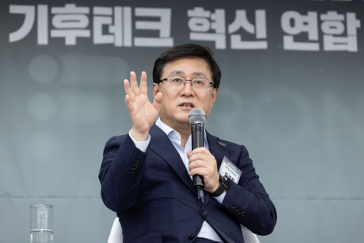 [서울=뉴시스] 김성환 기후에너지환경부 장관이 4일 서울 마포구 프론트원에서 열린 기후테크 혁신 연합 출범식에 참석해 발언하고 있다. (사진=기후에너지환경부 제공) 2026.03.04. photo@newsis.com *재판매 및 DB 금지