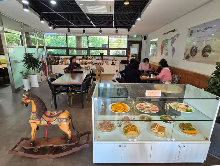[군포=뉴시스] 레인보우카페. (사진=군포시 제공) 2026.03.05. photo@newsis.com *재판매 및 DB 금지