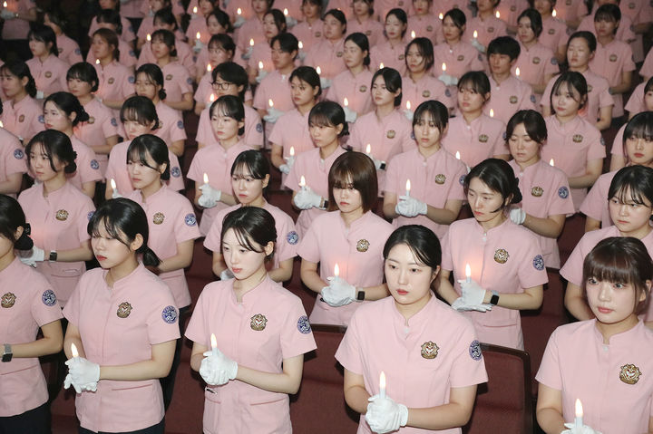  *재판매 및 DB 금지