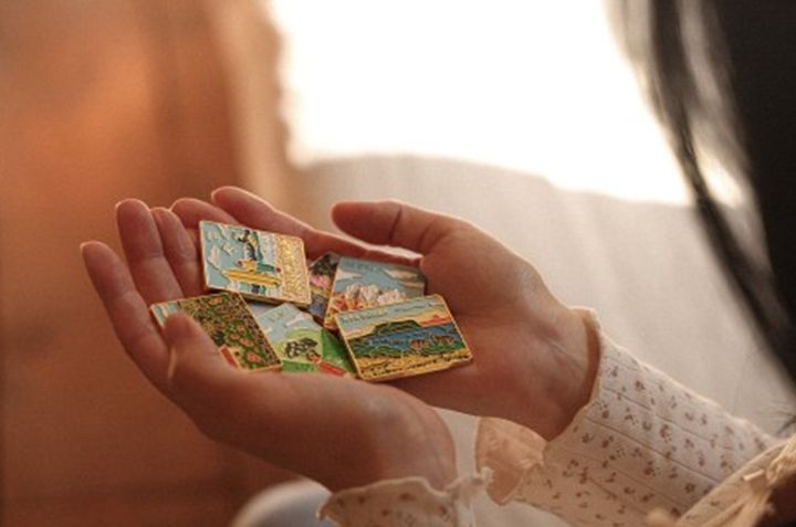 [안동=뉴시스] 포항 기반의 관광 콘텐츠 전문 디자인 기업인 주식회사 나나리즘사의 시그니처 마그넷 굿즈. 전국 관광지의 랜드마크를 상품화했다. (사진=경북도 제공) 2026.03.05. photo@newsis.com *재판매 및 DB 금지