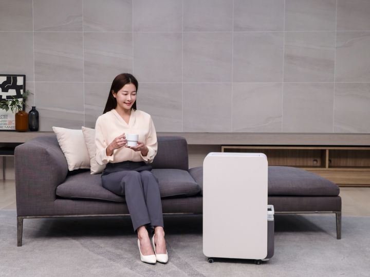 삼성전자, 전력 최대 30% 줄인 23L 대용량 인버터 제습기 '출시'
