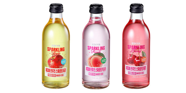 [서울=뉴시스] 이디야커피가 저당 트렌드를 반영한 스파클링 병음료 3종을 출시한다.(사진=이디야커피) *재판매 및 DB 금지
