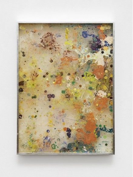 강서경(1977-2025), <모라 55 × 40 — 누하 #29>, 2014-2024, 과슈, 먼지, 아크릴판, 비단에 종이, 은박 프레임, 55 x 40 x 6 cm. Courtesy of Suki Seokyeong Kang Scholarship of Ewha Womans University and Tina Kim Gallery. 사진: 전병철, 제공: 티나킴 갤러리 *재판매 및 DB 금지